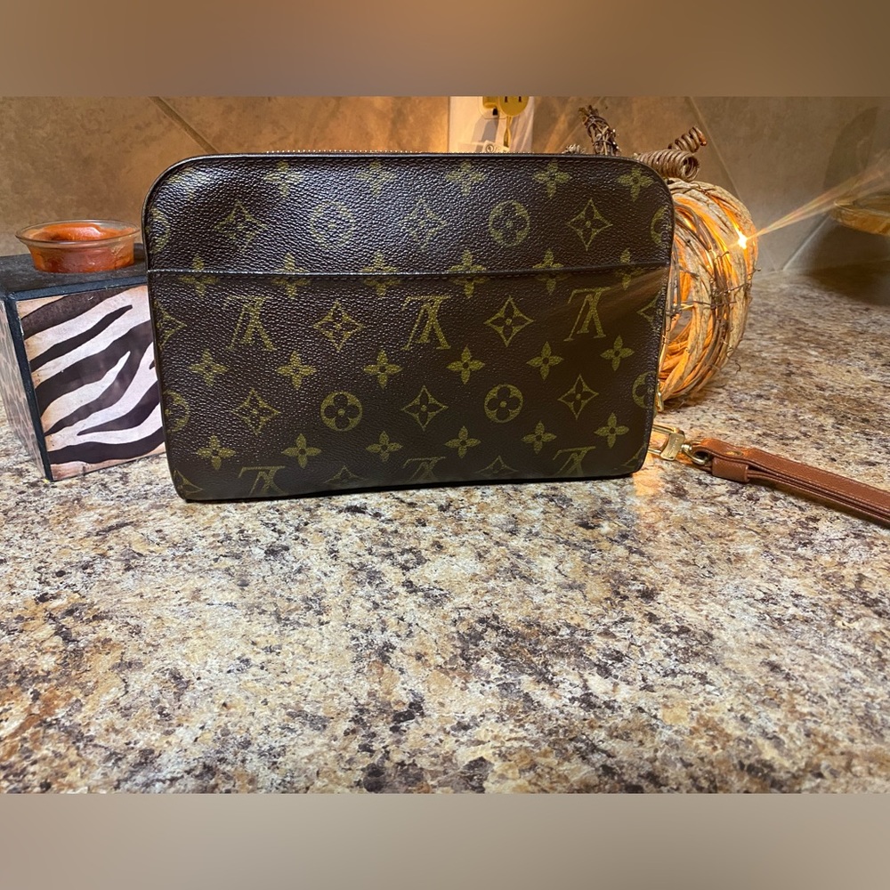 Louis Vuitton Orsay clutch